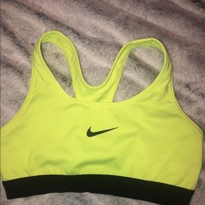 Nike sports bra size small